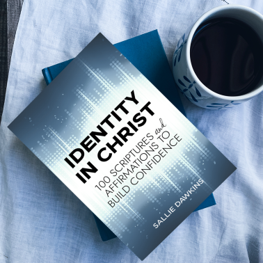<span>Identity in Christ: 100 Scriptures and Affirmations to Build Confidence:</span> Identity in Christ: 100 Scriptures and Affirmations to Build Confidence